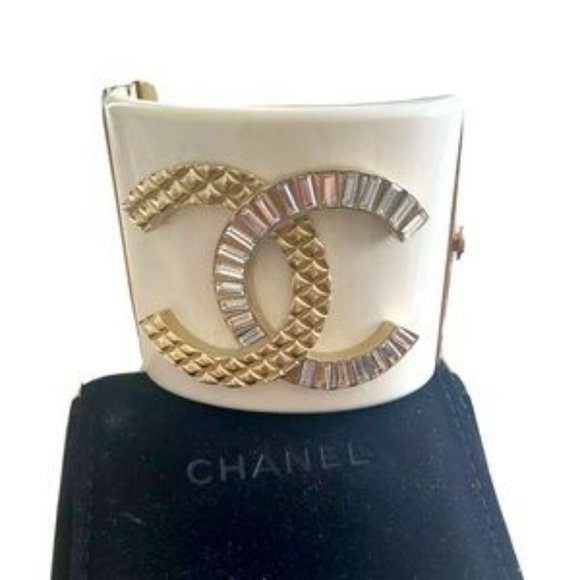 chanel cuff bracelet - Picture 10 of 10
